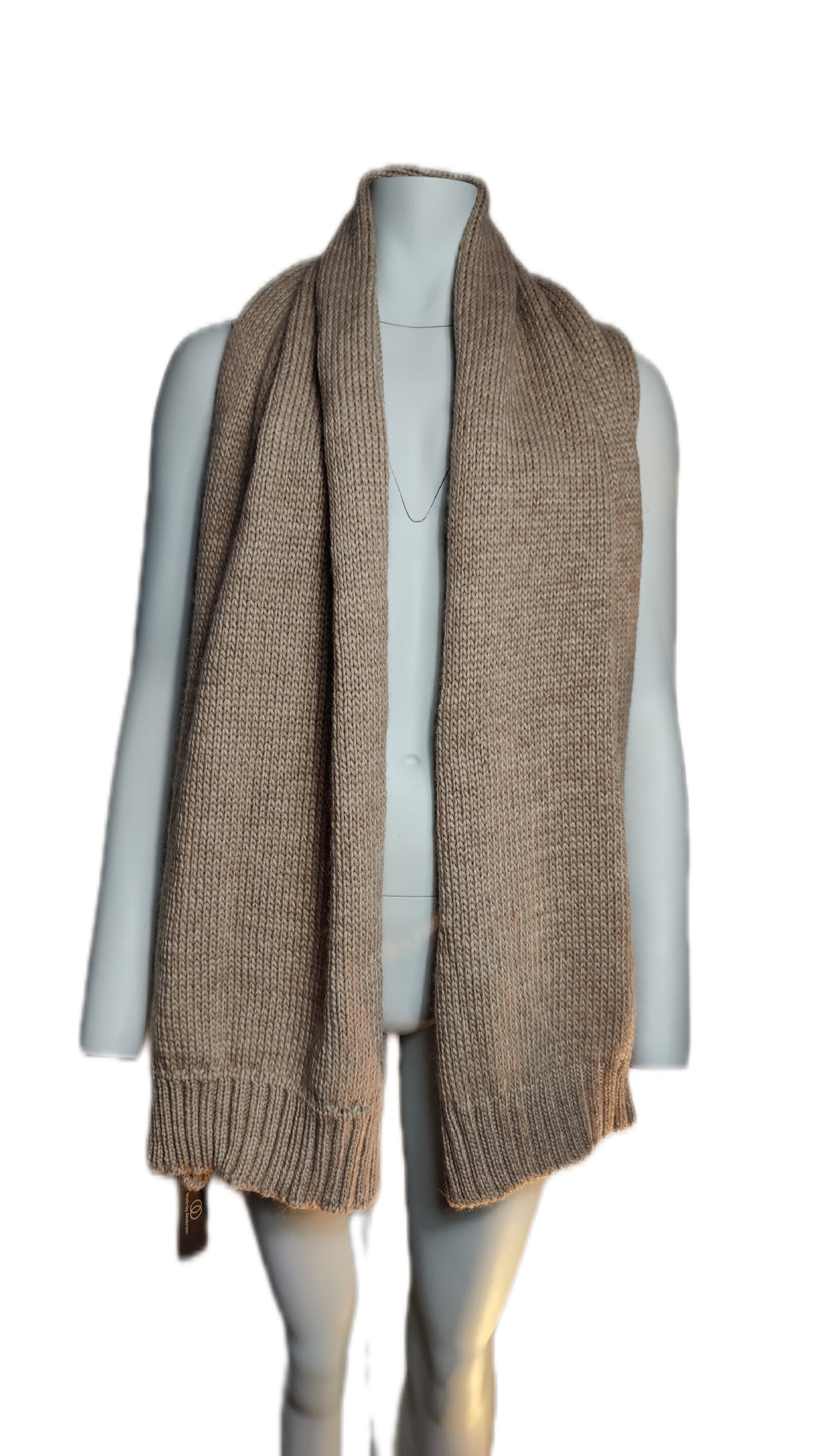 Strikket tørklæde – Camel, Made by Andersen | 180 × 50 cm