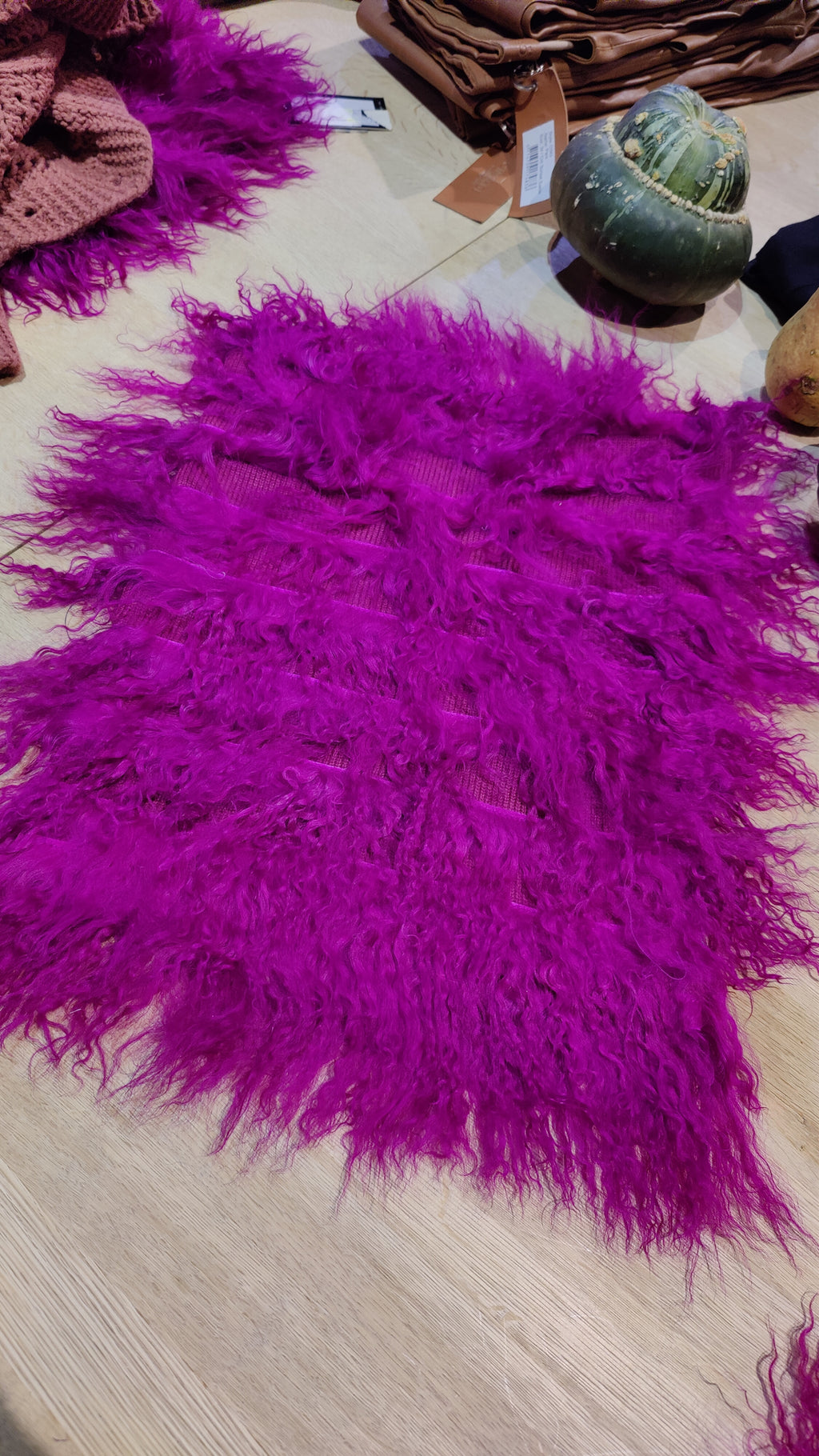 Pelskrave fra tibetansk får - fuchsia