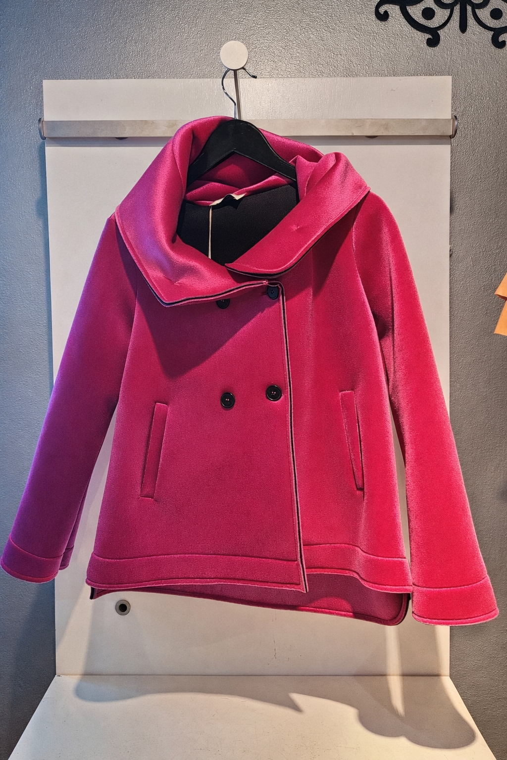 Italiensk jakke i eksklusivt snit – One Size (S–M) – Unika farver