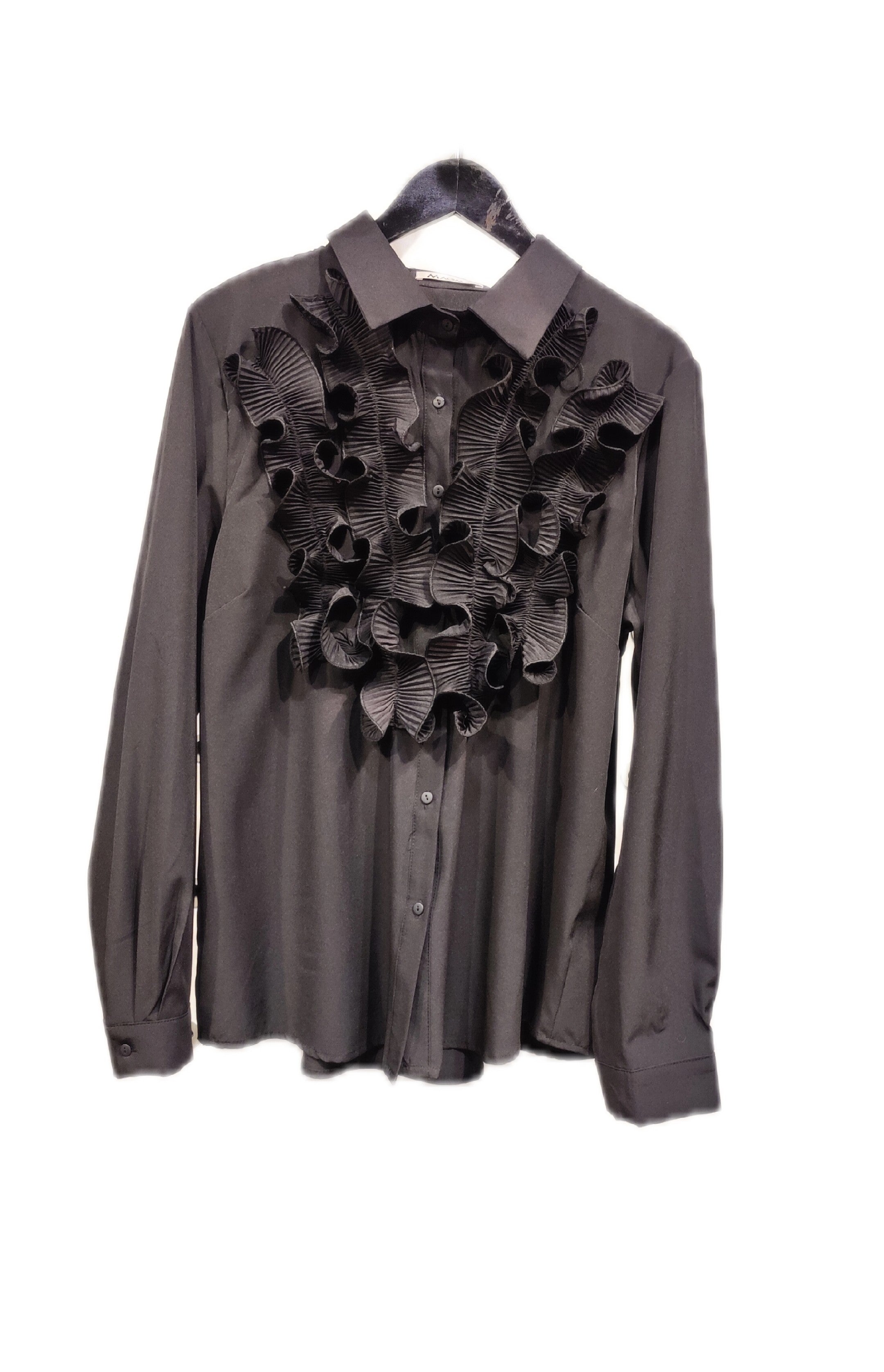 Sort skjorte med voluminøse frontflæser – Elegant statement-bluse