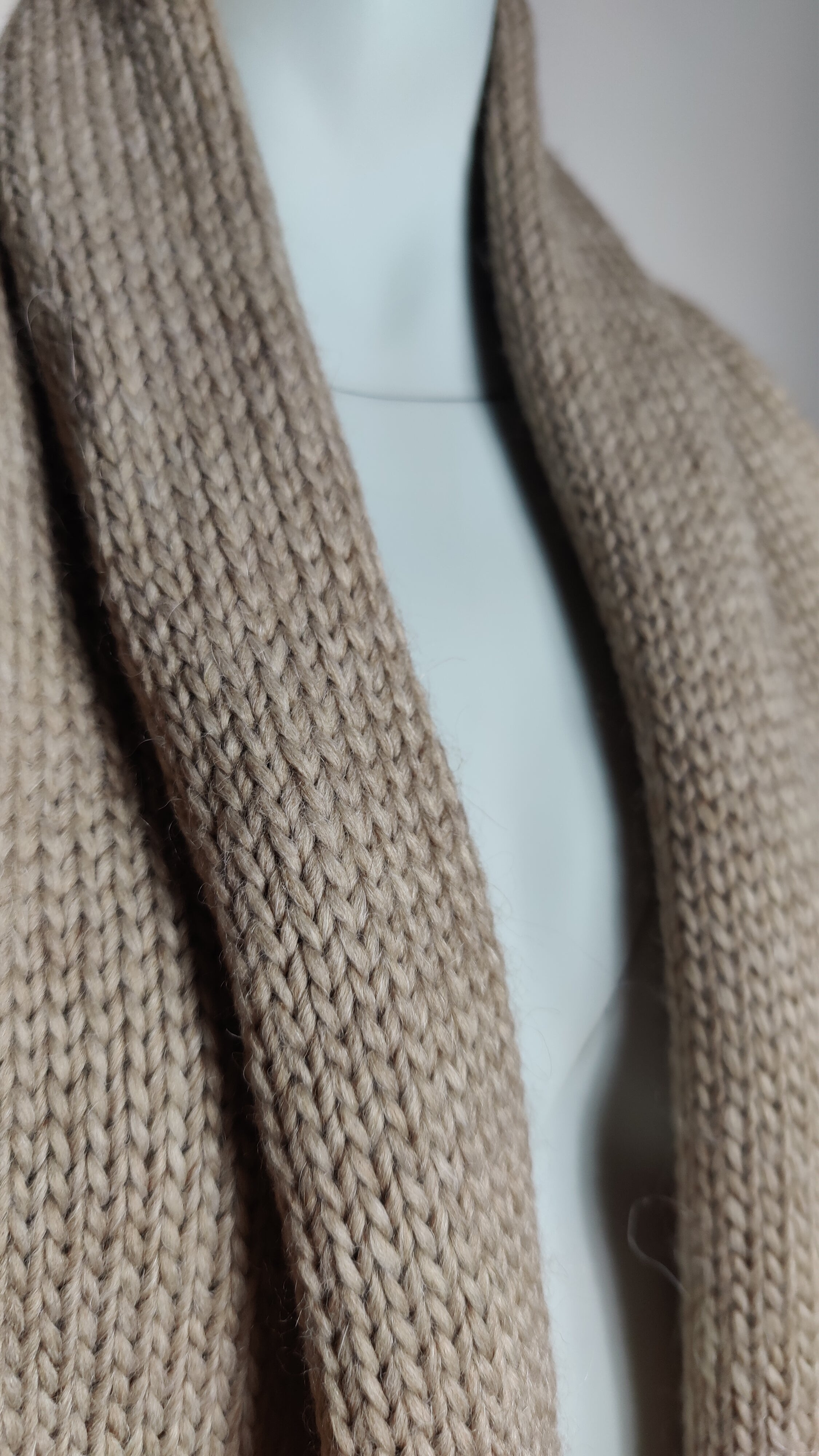 Strikket tørklæde – Camel, Made by Andersen | 180 × 50 cm