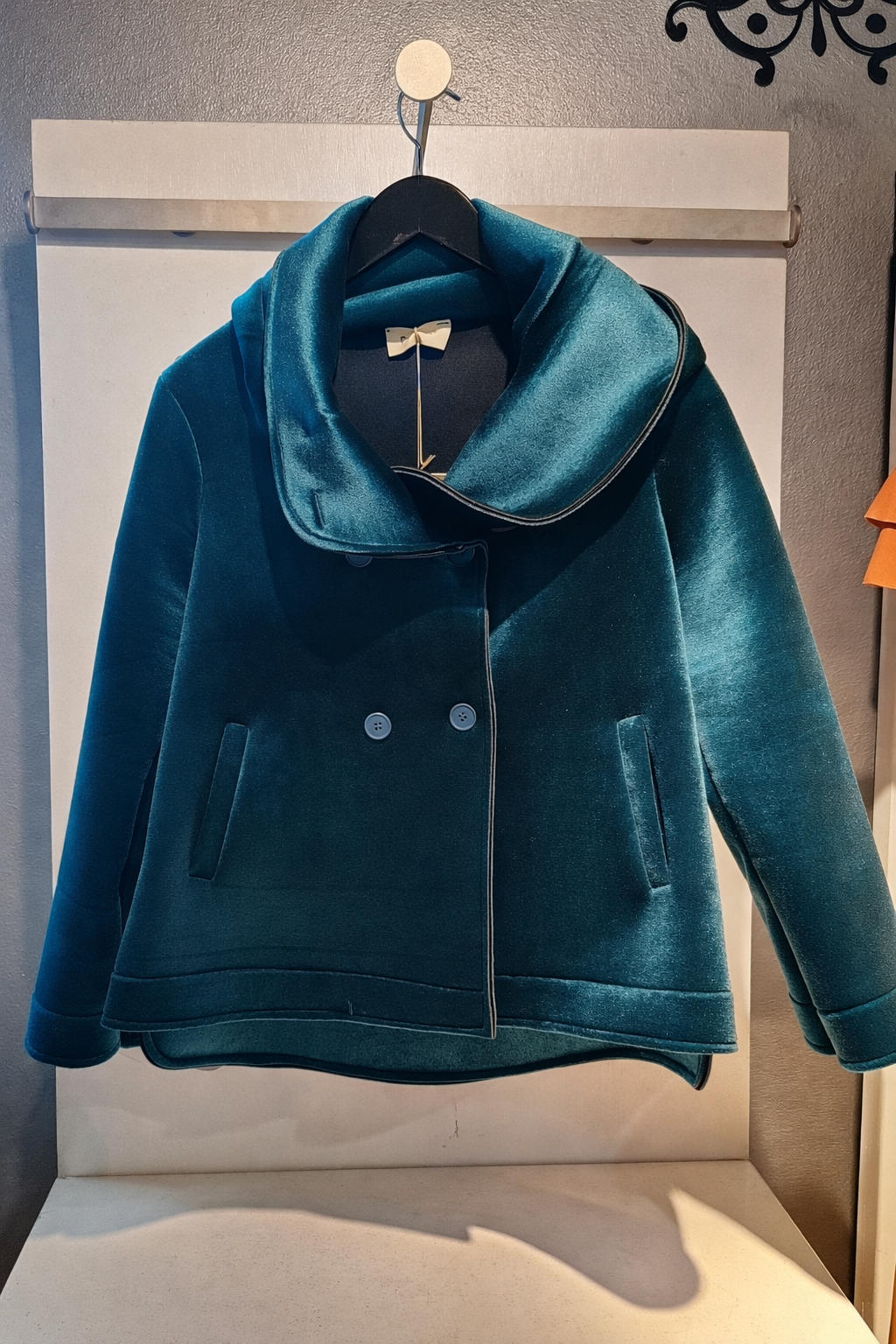 Italiensk jakke i eksklusivt snit – One Size (S–M) – Unika farver