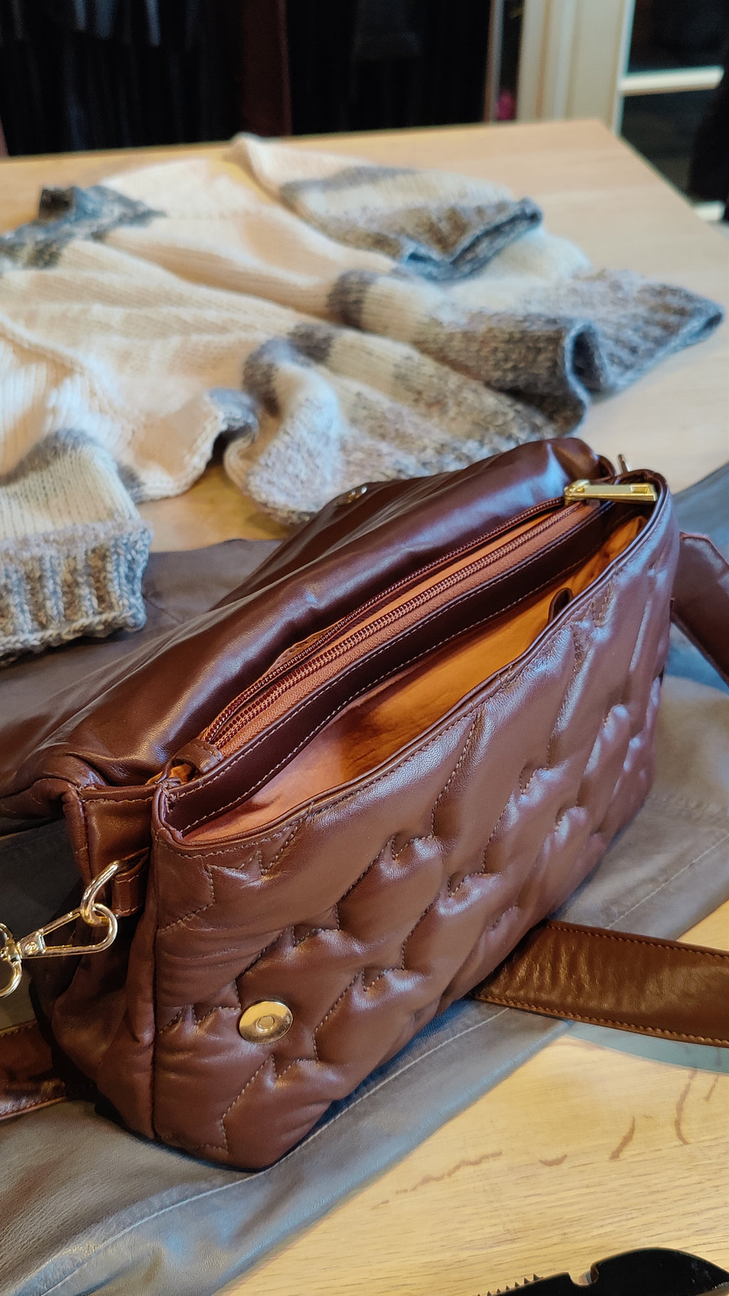 Quiltet crossbody-taske i blødt lammeskind