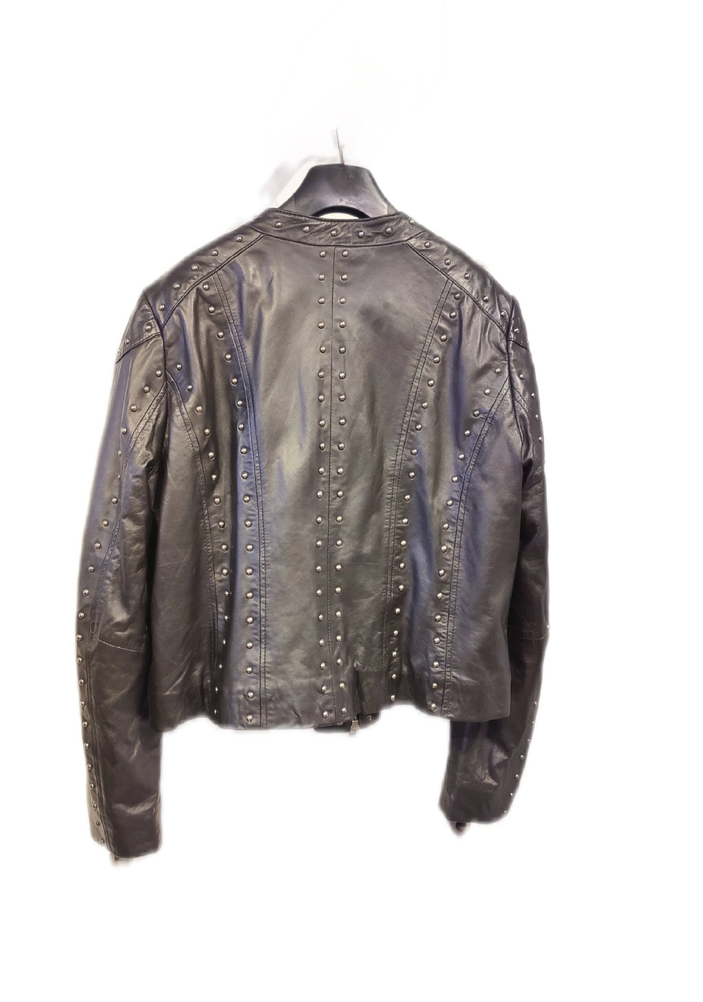 Skindjakke med nitter – Sort biker/statement jakke.